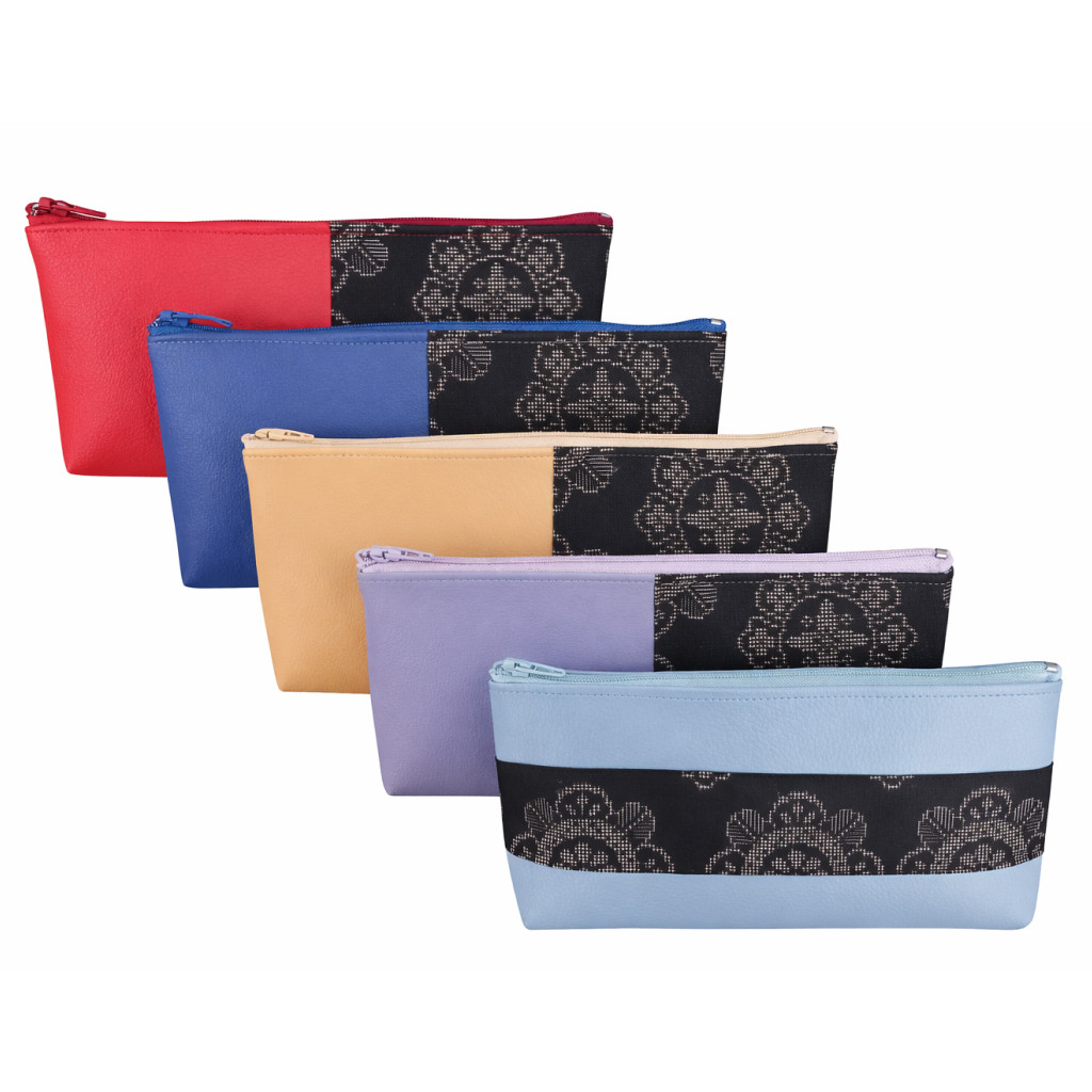 奄美大島紬のポーチ